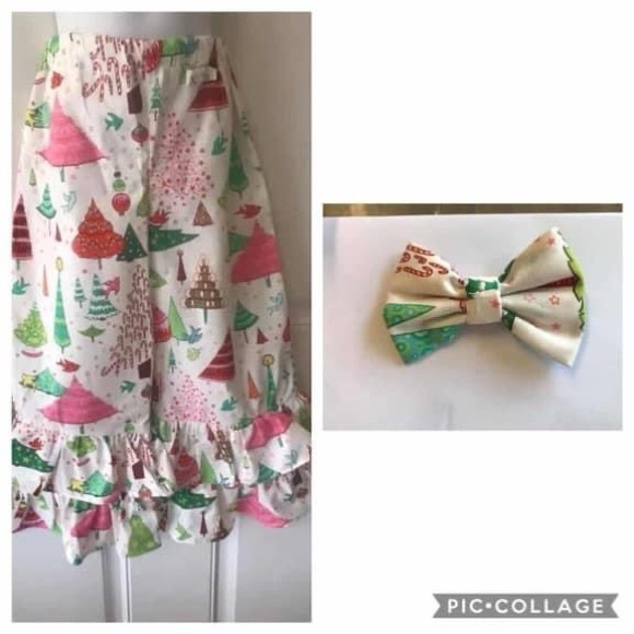 NWOT size 4 machine sewn ruffled Cream/green, pink Christmas pants/bow - Picture 1 of 4